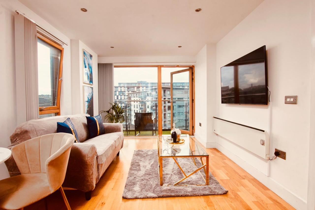 Deluxe City Centre Apt Free Parking River View Balcony Apartment *
