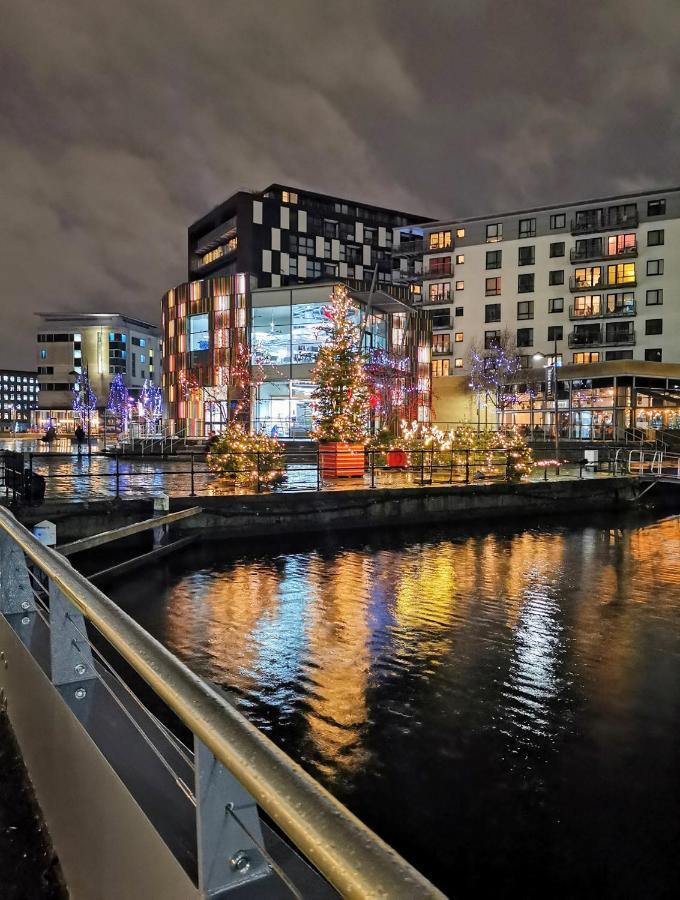 Deluxe City Centre Apt Free Parking River View Balcony * Leeds (West Yorkshire)