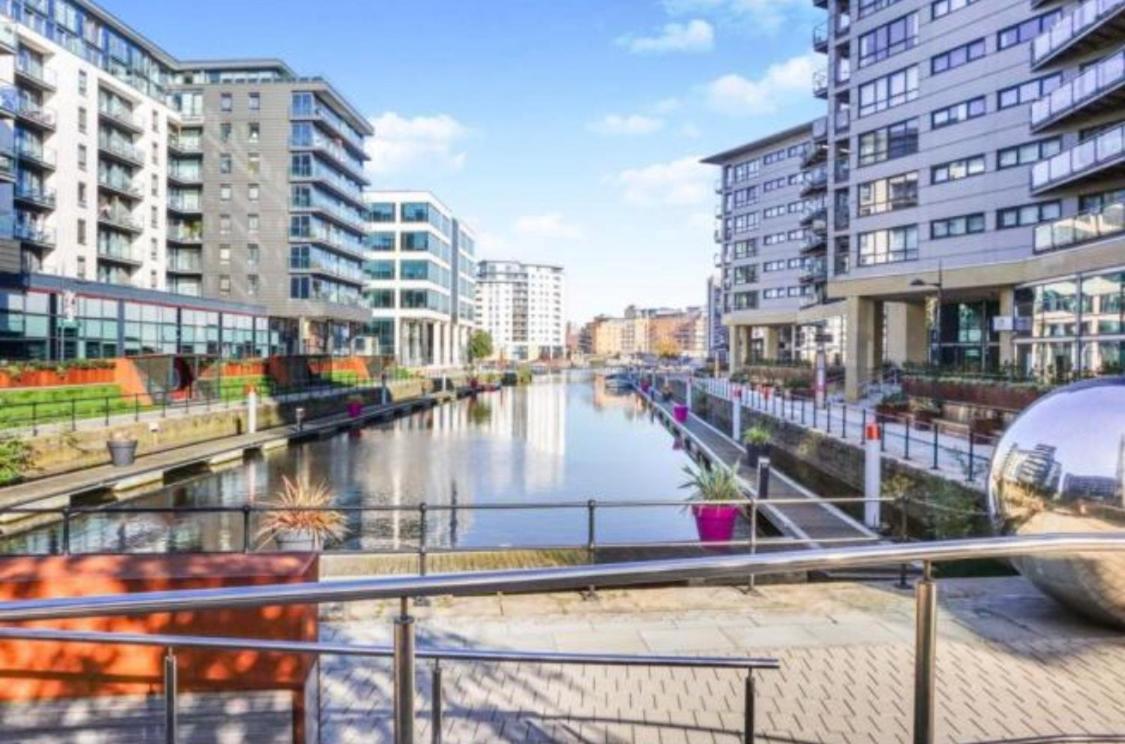 Apartment Deluxe City Centre Apt Free Parking River View Balcony *